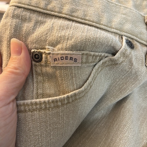 RIDERS | Vintage Beige Straight-Leg Jeans - Picture 4 of 5